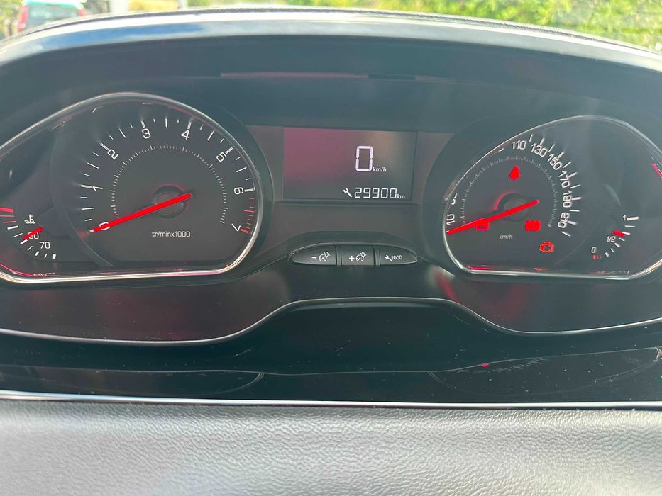 Peugeot 208 1.4 VTi Active – 2012 | 3 Portas | Pronto a Circular