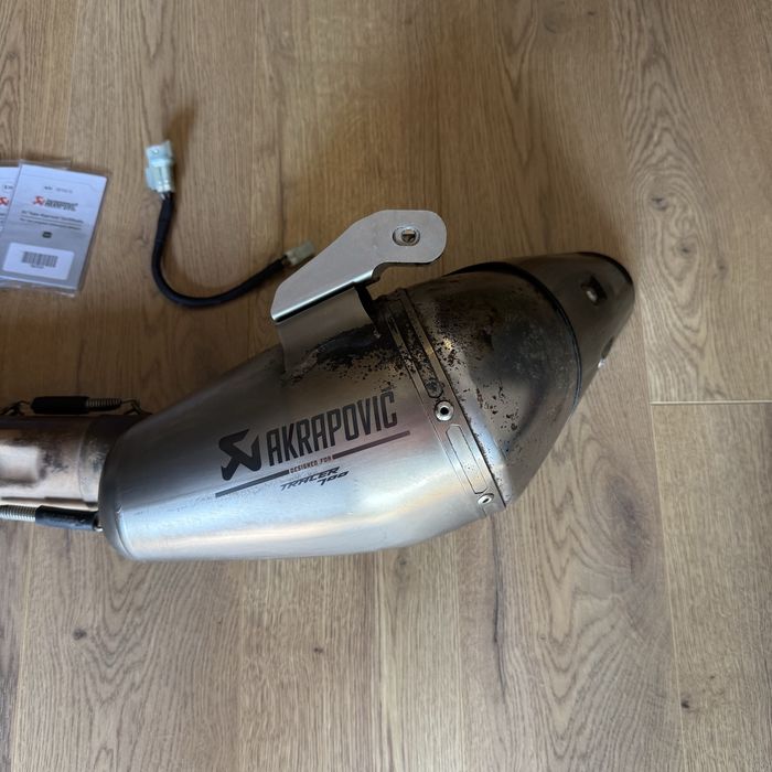 Escape Completo Akrapovic Titanium Carbono Tracer 7 MT07 XSR700 Euro5