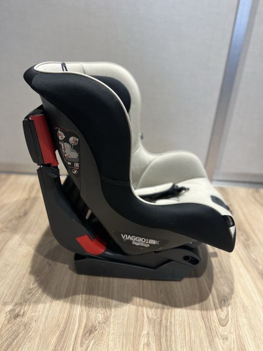 Дитяче автокрісло