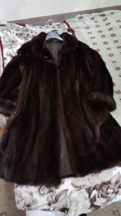 Натуральна норкова  шуба