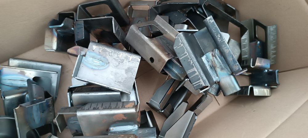 Fiat 126p mocowanie lewarka do podłogi