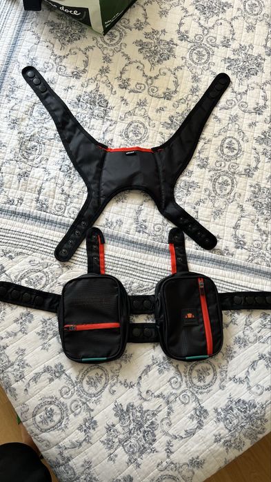 Bolsa de peito ellesse nova