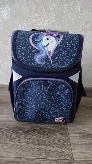 Продам рюкзак для девочки