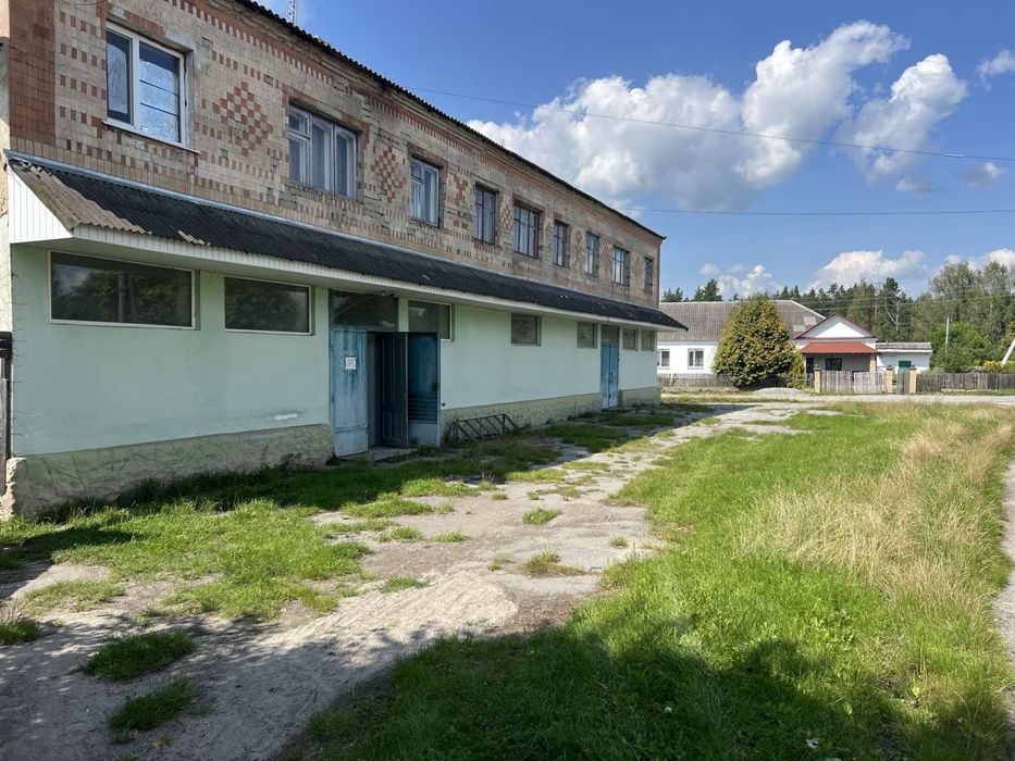 Продам або здам в оренду комерціцну нерухомість 200м.кв