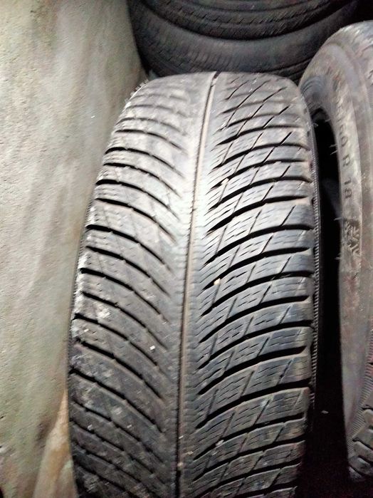 225 60R18 Michelin