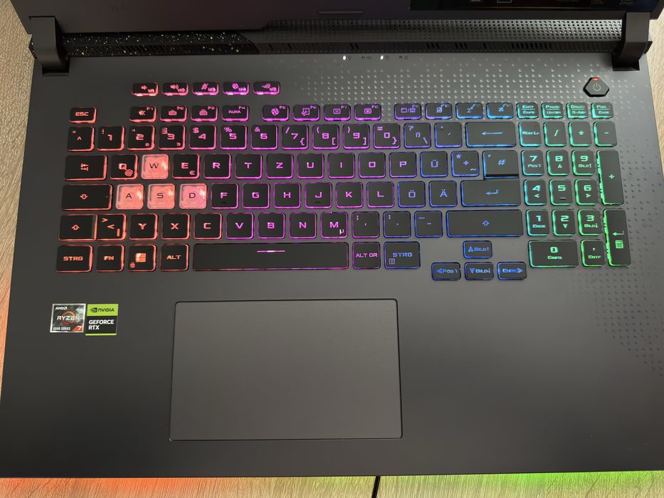 Ноутбук ASUS ROG Strix G17 G713RC-HX032 Eclipse Gray / 17.3" IPS Full HD 144 Гц / AMD Ryzen 7 6800H / RAM 16 ГБ / SSD 512 ГБ / nVidia GeForce RTX 3050
