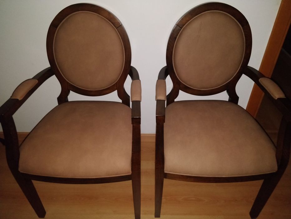 Cadeirões de braços