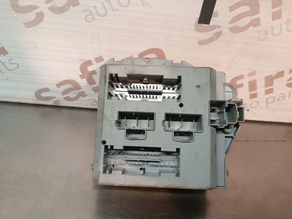 CAIXA DE FUSIVEIS IVECO DAILY IV REF: 69501260