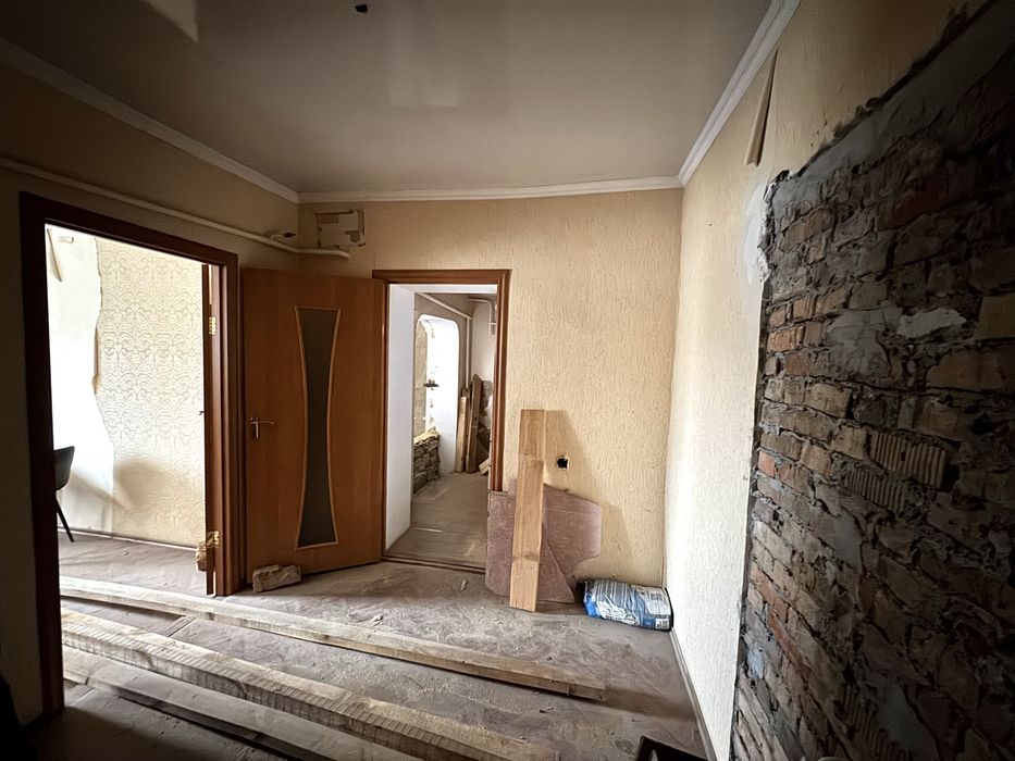 Продажа дома со своим двориком и гаражом возле Эко Маркета