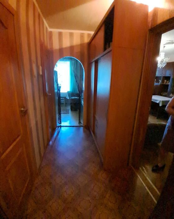 Продам 2-кімнатну  квартиру в Чугуєві