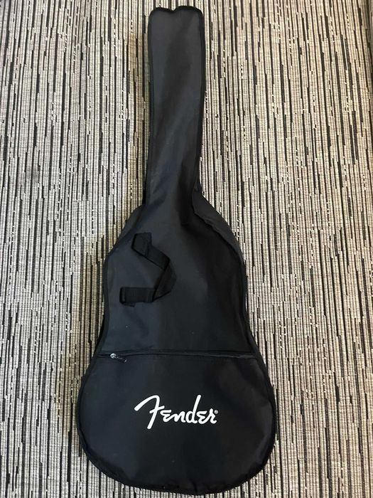 Fender FA-115 Dreadnought + Saco + Capo