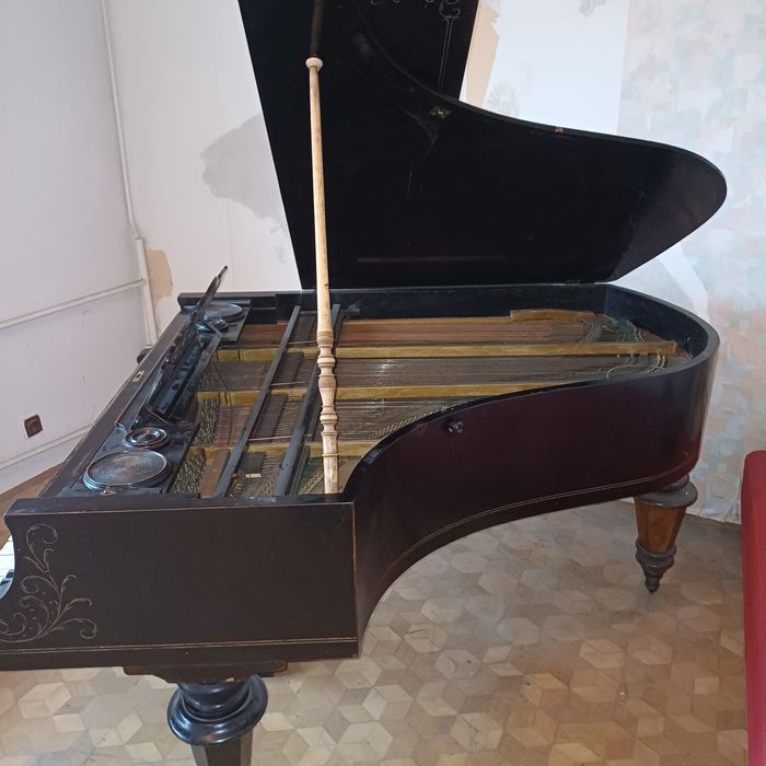 Fortepian antyk sprzedam