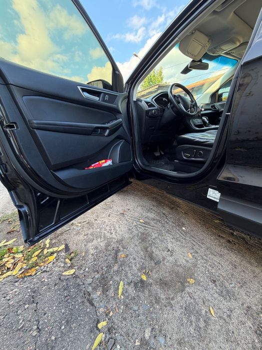 Автомобіль Ford Edge