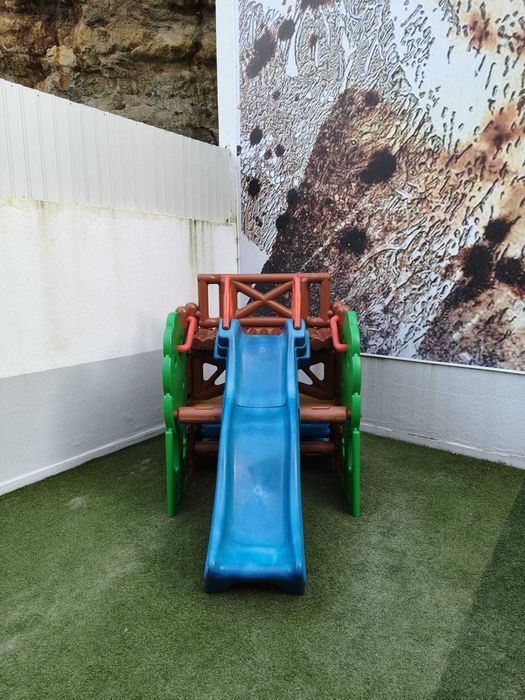 Escorrega infantil Casa do Bosque da Feber