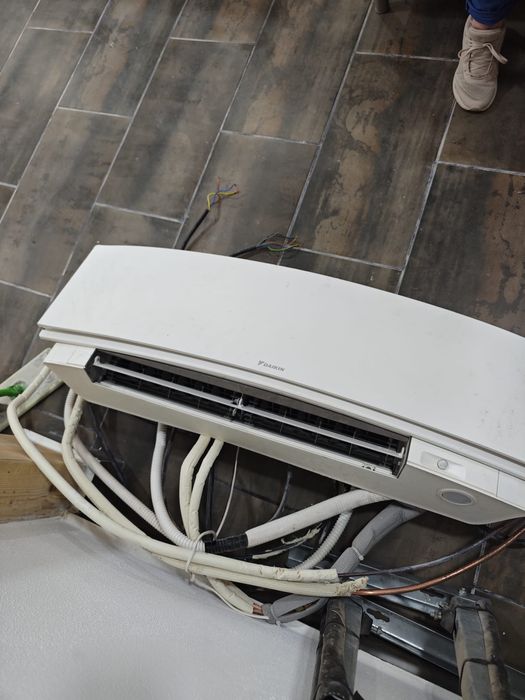Complete DAIKIN Air Conditioning Unit