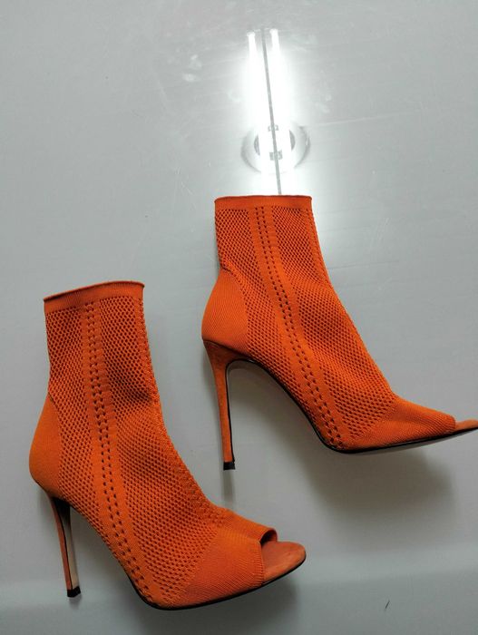 Sandálias bota novas num 37