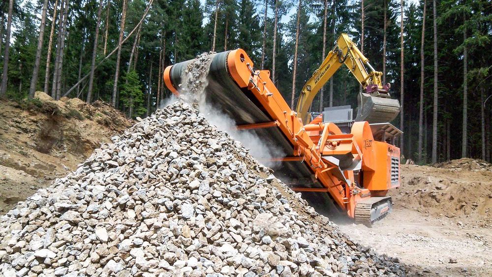 Аренда экскаватора полноповоротного, гусеничного. Услуги спецтехники.