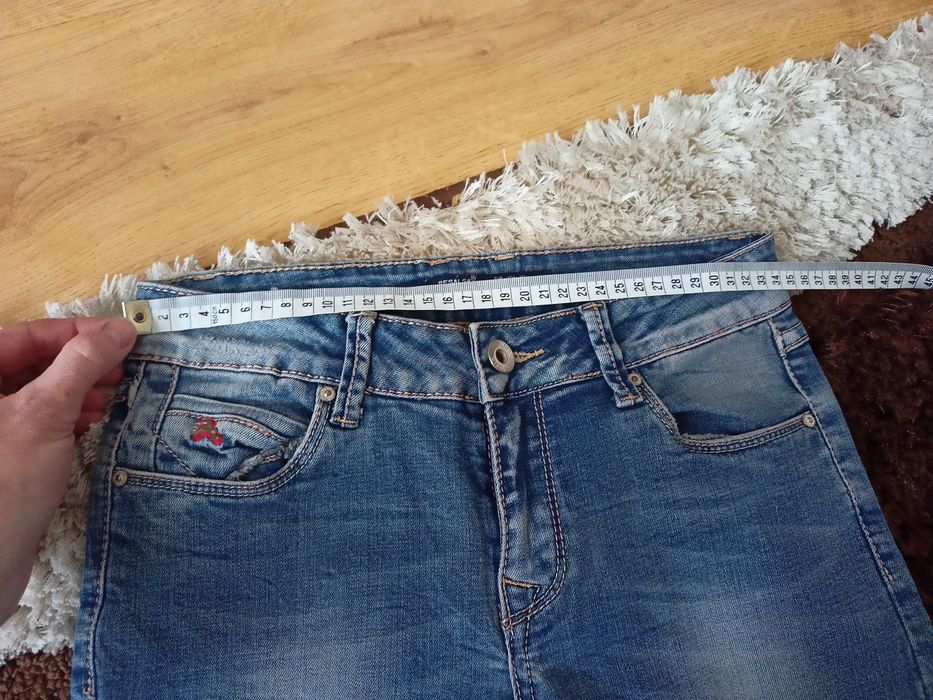 Spodnie jeans 36