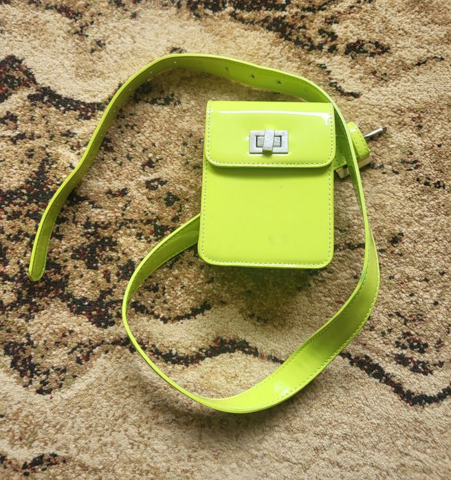 Torebka wraz z paskiem myMo używana stan jak na zdjęciach.