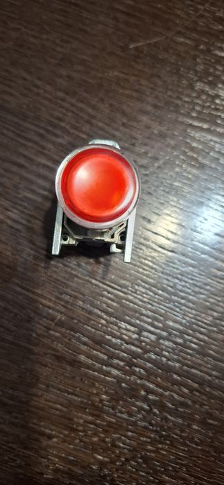 Przycisk płaski czerwony Schneider :XB4BW34B5