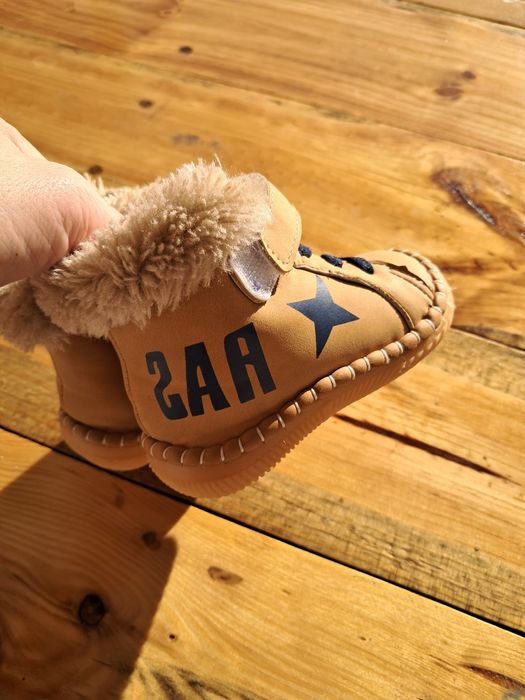 Зимові черевички для малюків