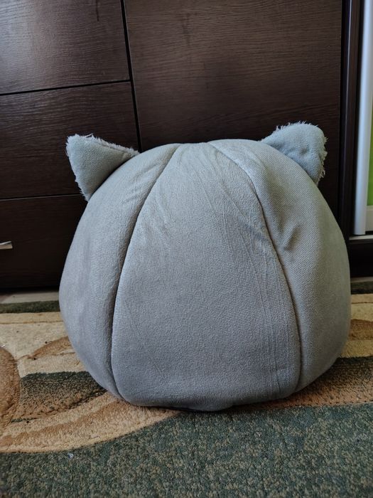 Лежанка, будиночок для кота
