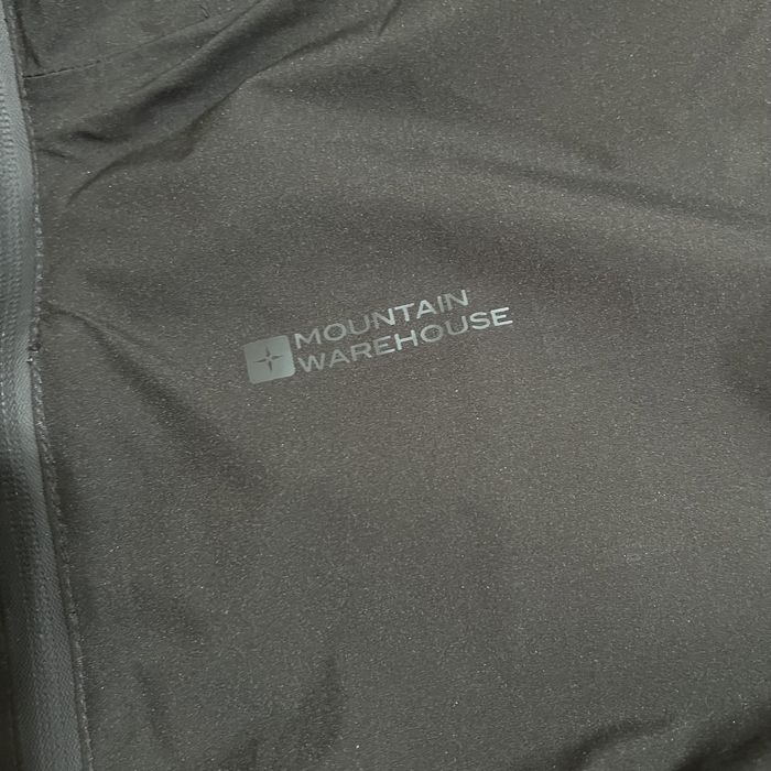 Оригінальна куртка Mountain Warehouse не промокає