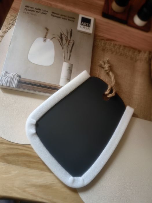 Lustro naścienne 25 x 30 cm