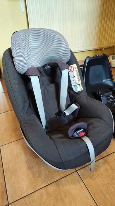 Fotelik maxi Cosi 2wayPearl z baza ISOFIX 2wayFix
