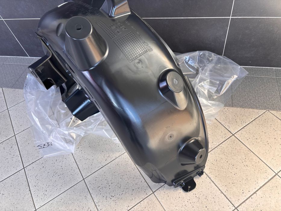 Oryginalne Nadkole Przednie Prawe Renault Mégane III RS Faktura VAT23%