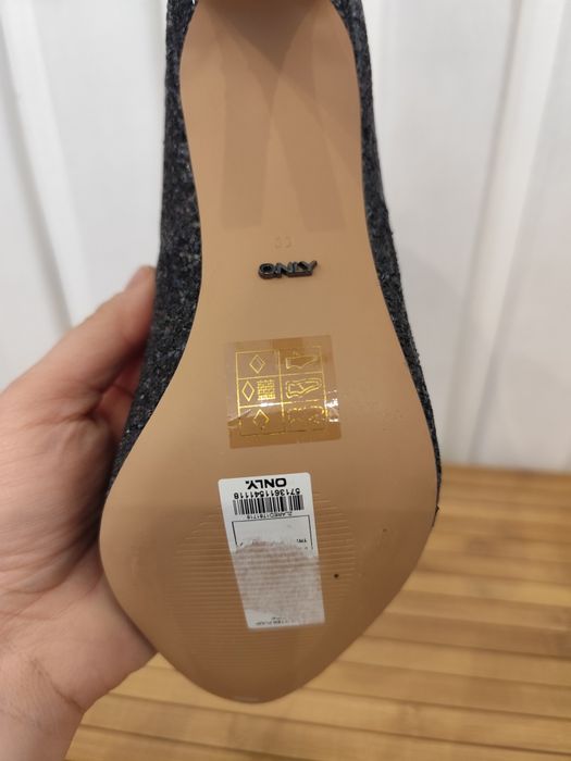 вечірні туфлі на підборах шпильці