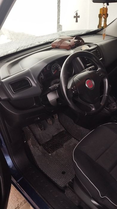 Автомобіль Фіат Добло