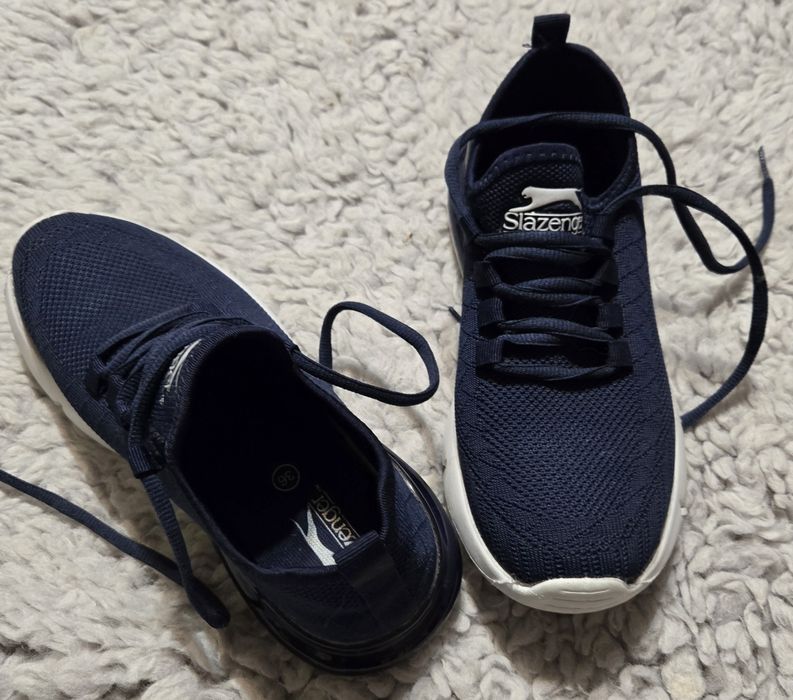Granatowe buty sportowe roz 36