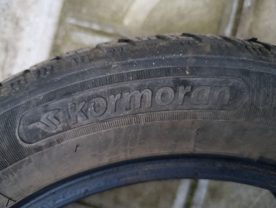 Зимова гума в хорошому стані.700 грн штука.