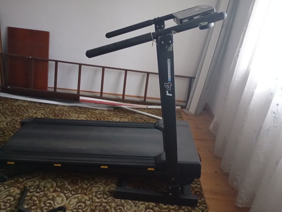 Бігова доріжка професійна