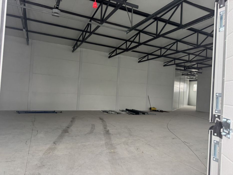 Сдам бокс, приміщення