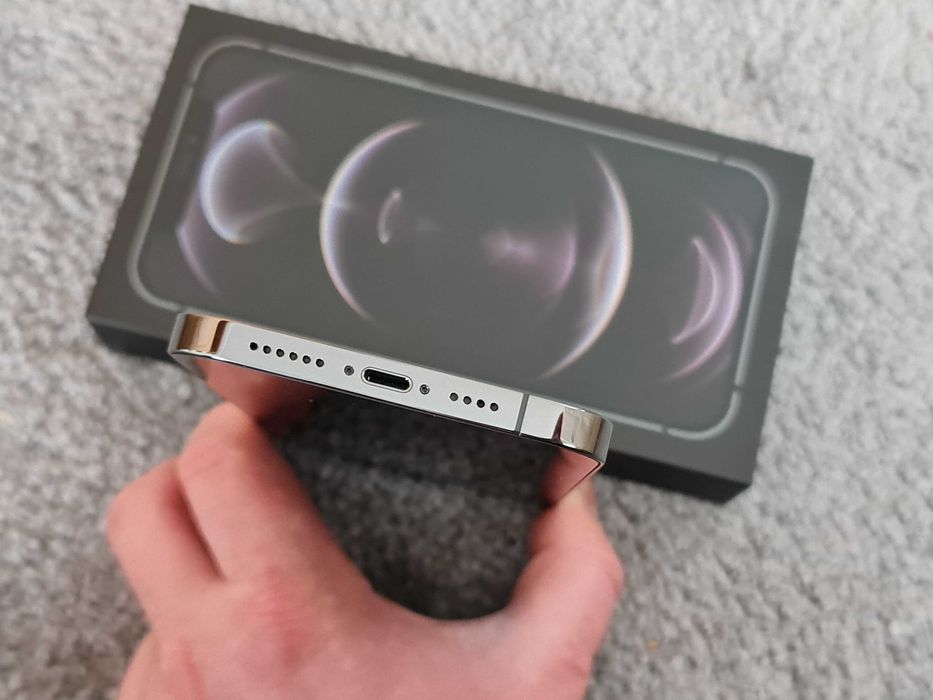 Продам iPhone 12 Pro Max