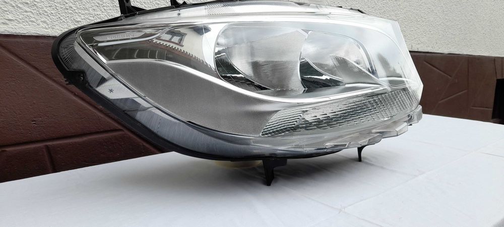 Lampa przednia - prawa  Mercedes Sprinter  A 910