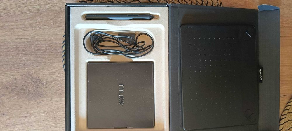 WACOM Intuos Art S Czarny Tablet Graficzny