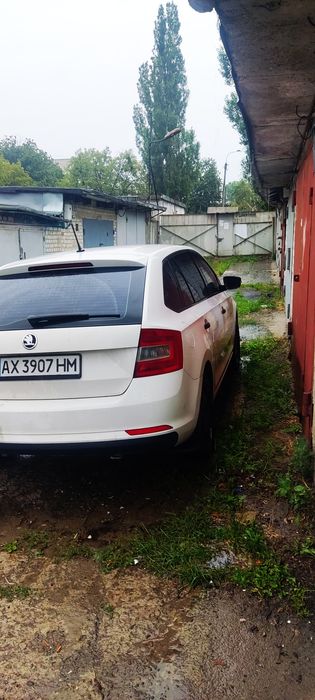 Шкода спейсбек рапид универсал.