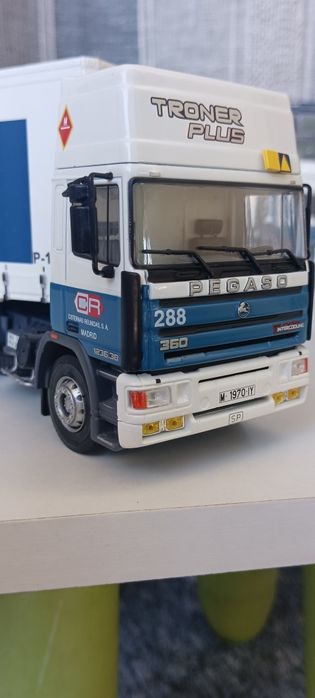 Camião Pégaso escala 1/43