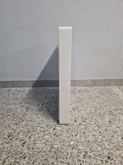 Conjunto de candeeiros  de tecto com lâmpadas.