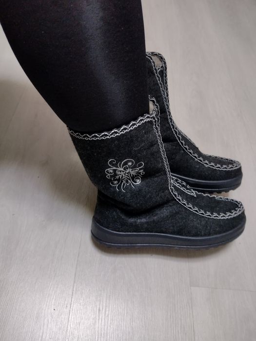 Бурки жіночі теплі розміри від 37 по 42 з войлоку високі, короткі