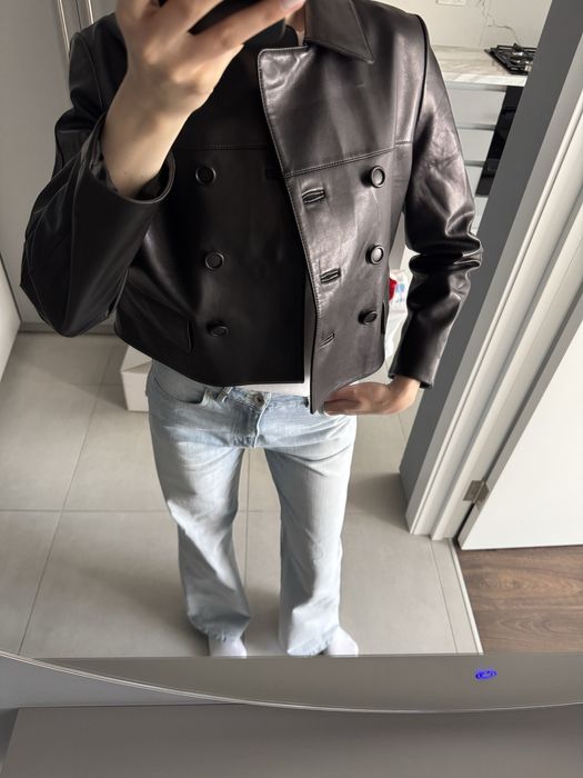 Кожанный пиджак и Dior джинсы . 38й размер