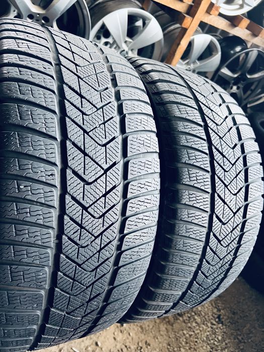 Шини Резина Зимові 255 40 18 Pirelli Sottozero3 RFT 2шт