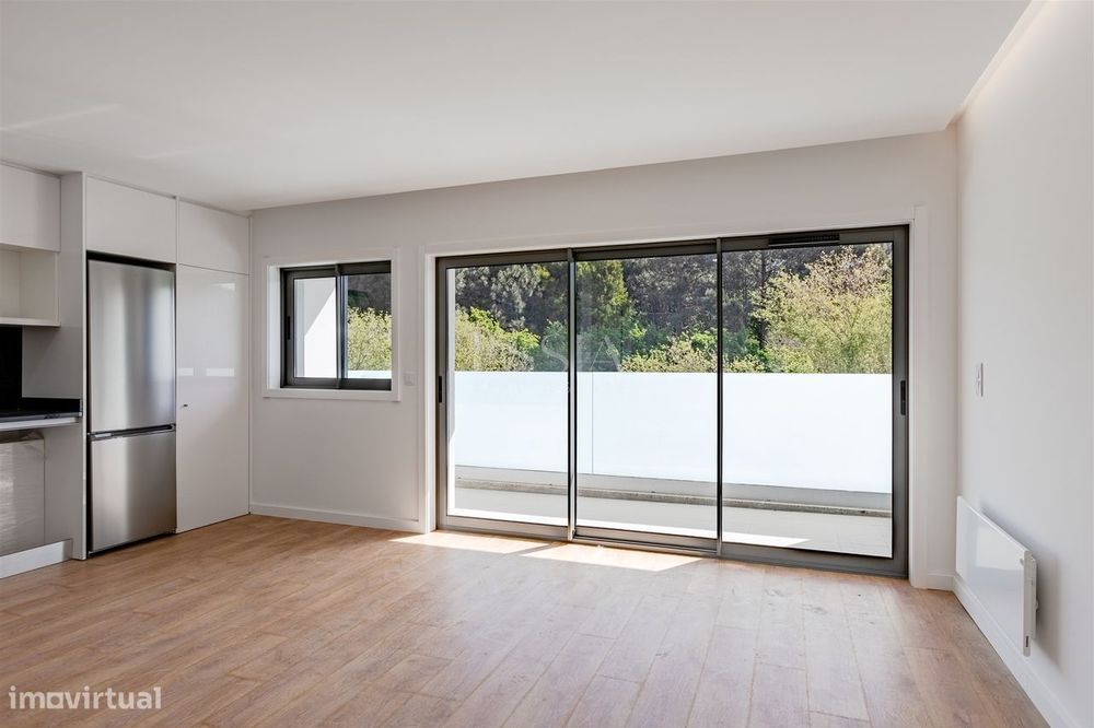 Apartamento T3 Novo com Terraço e Lugar Duplo de Garagem