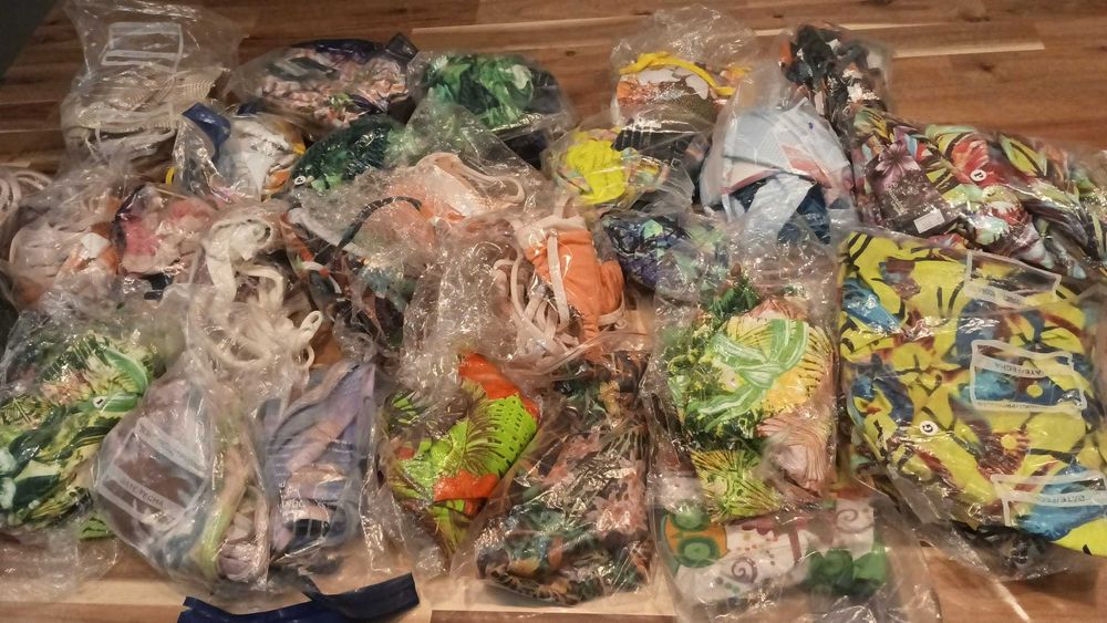 Lote de biquínis brasileiros