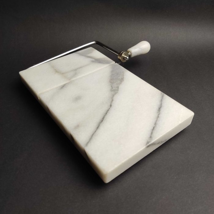 Marmurowa deska krajalnica do sera z zapasowymi linkami - stan bdb
