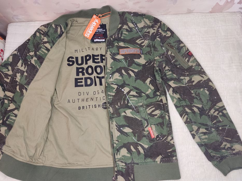 Куртка бомбер Superdry, розмір М