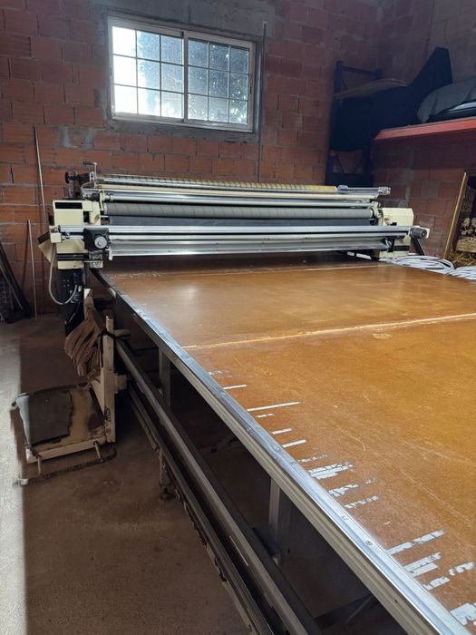 Vendo mesa de corte têxtil